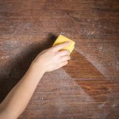 Dusting Spray for Wood Furniture and Surfaces